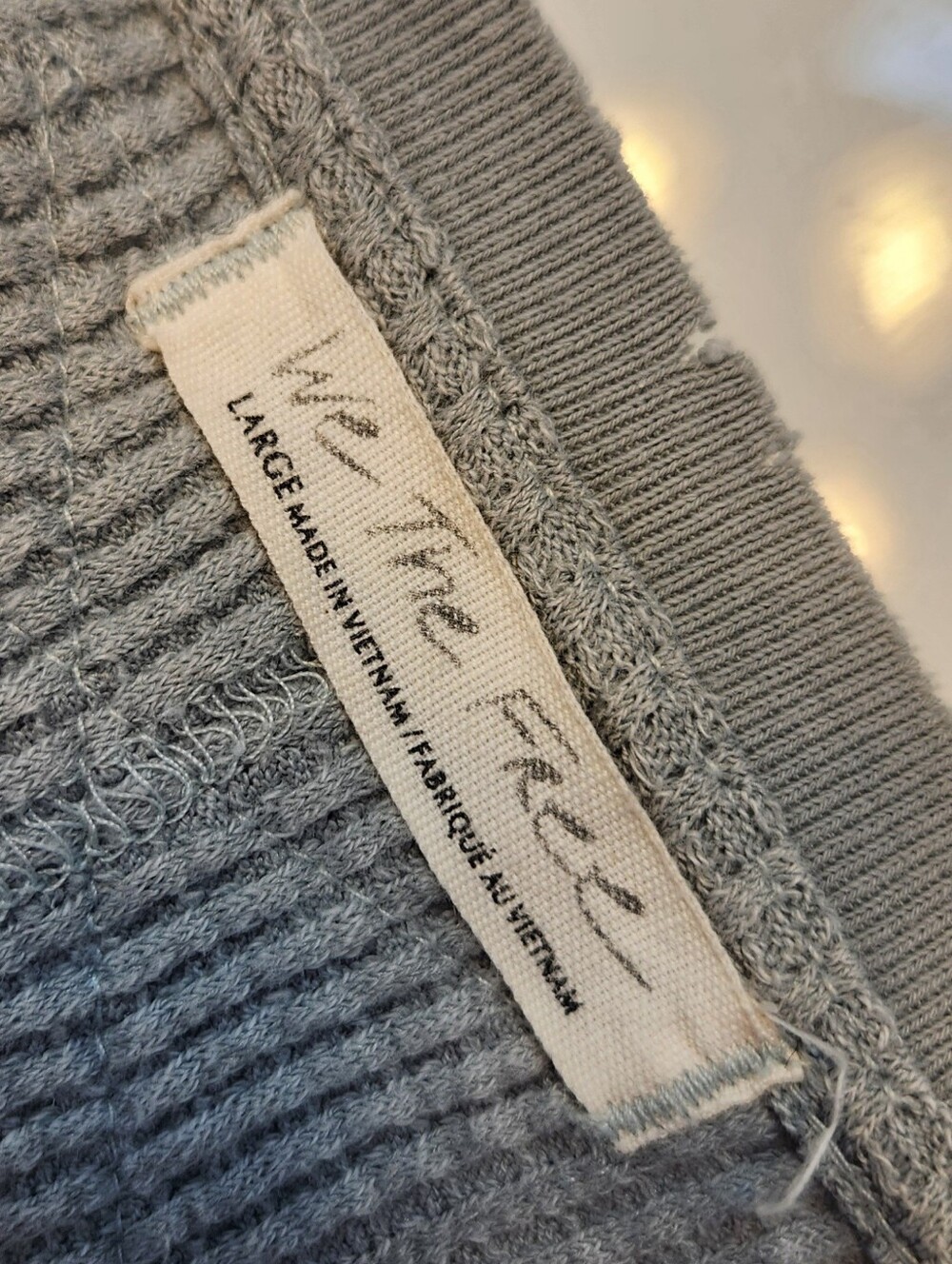 WE THE FREE Oversized L/S Grey Thermal Top EUC Like New - Picture 9 of 12